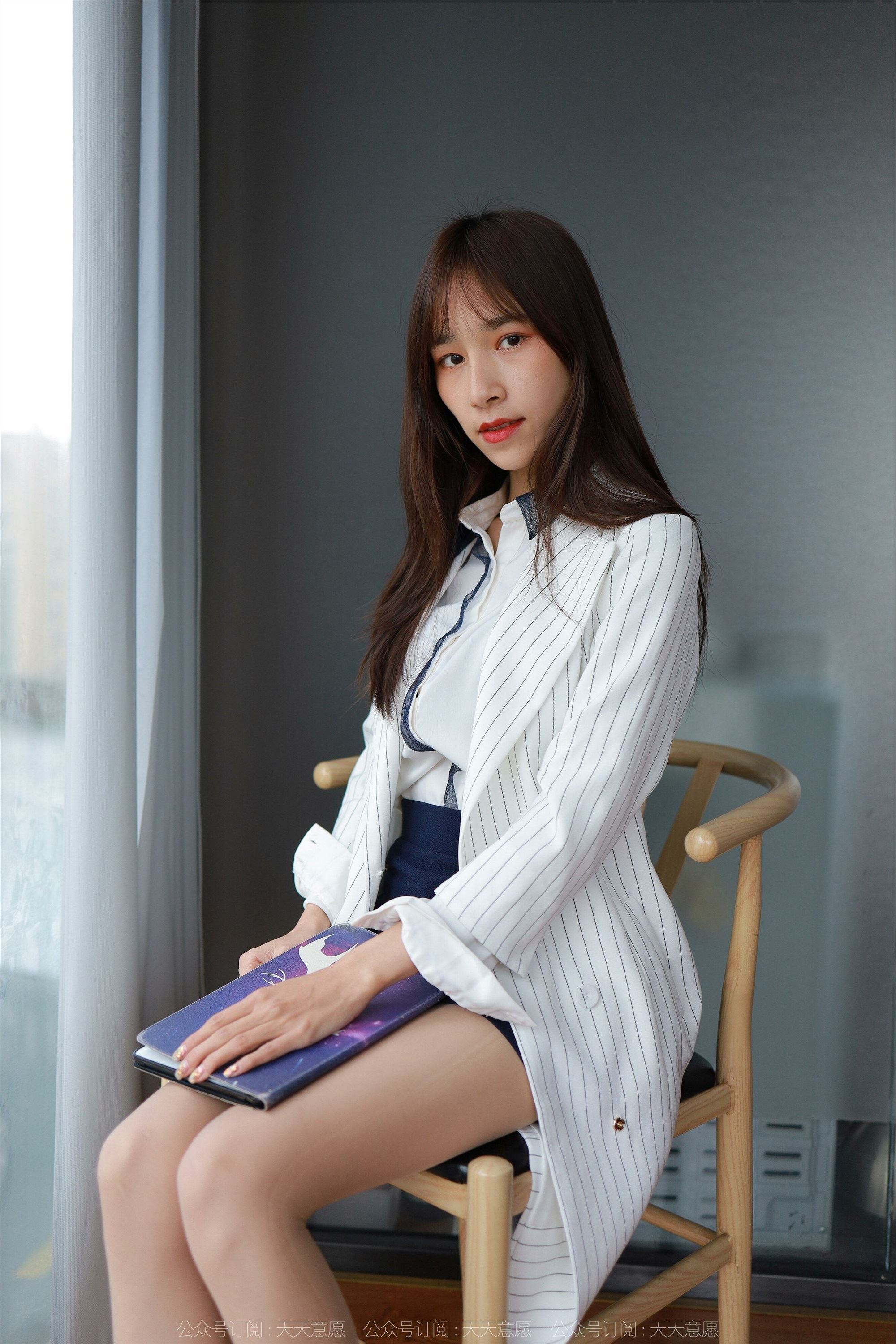 IESS异思趣向  2022.04.13 丝享家1058：美子《迷人的包臀裙》